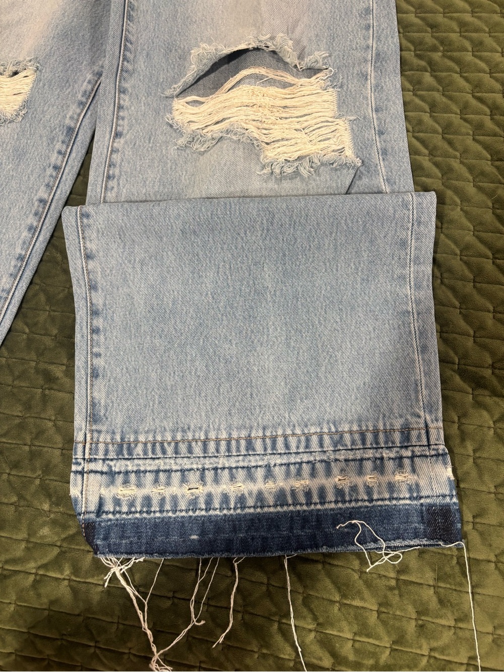 Light Wash Distressed Wide-Leg Women’s Jeans - Picture 3 of 4